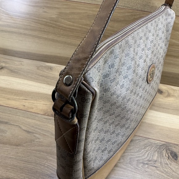 GUCCI Vintage Monogram Large Zip Shoulder Bag Canvas And Leather Trim - Picture 13 of 16
